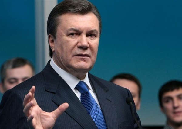 Янукович просит Россию защитить его